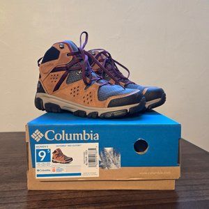 NWT Columbia Women's Isoterra Mid Outdry Hiking Boots (US 9.5)